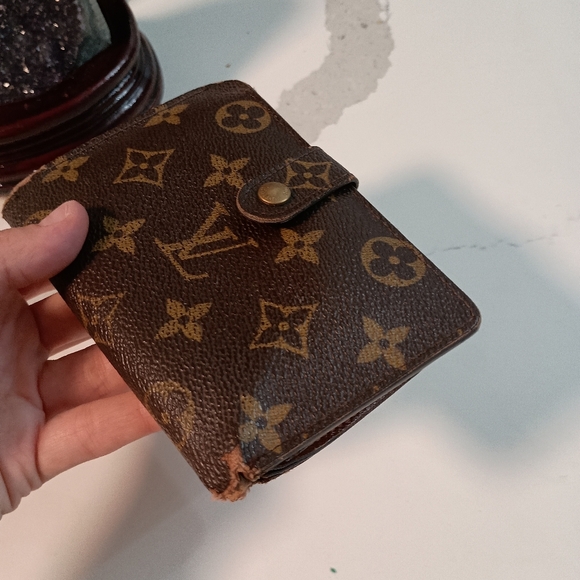 Authentic LOUIS VUITTON Vintage French Kisslock Wallet | Monogram - Picture 6 of 13